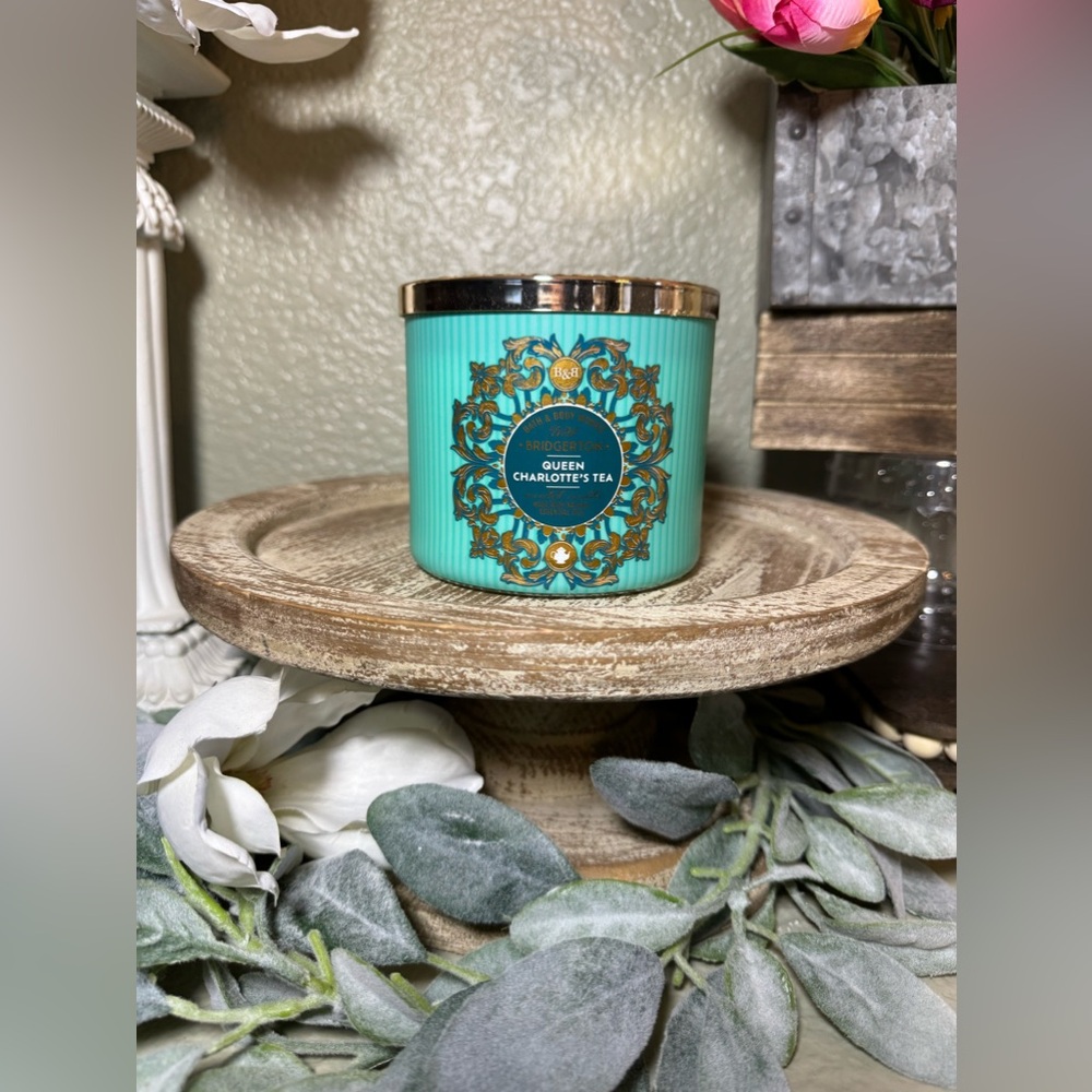 ⭐️ ✨Queen Charolettes Tea Bridgerton Collab Candle by Bath & Body Works ⭐️ ✨